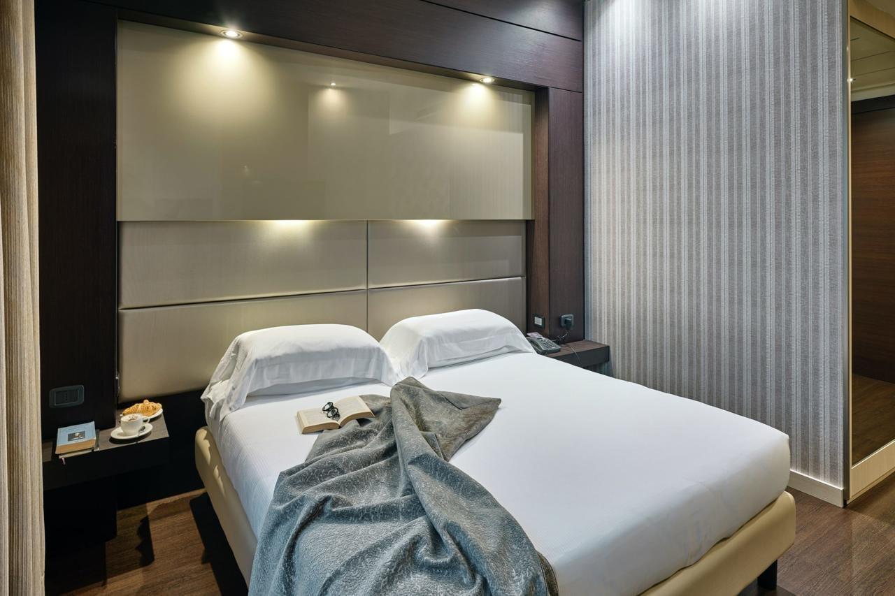 Winter Garden Hotel Bergamo Airport Grassobbio Esterno foto