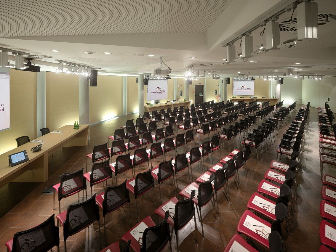 Winter Garden Hotel Bergamo Airport Grassobbio Esterno foto